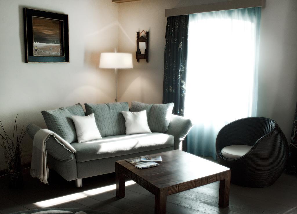 La Belle Saison Bed & Breakfast Mollens  Rom bilde